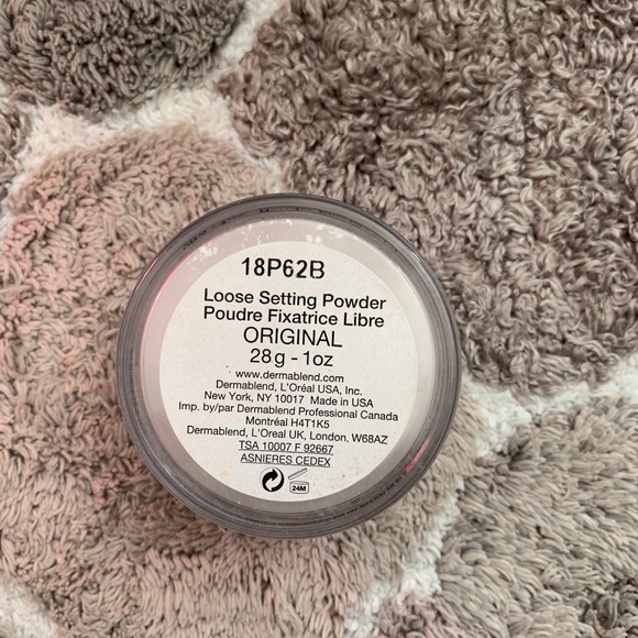 Dermablend Powder - Picture 2 of 3